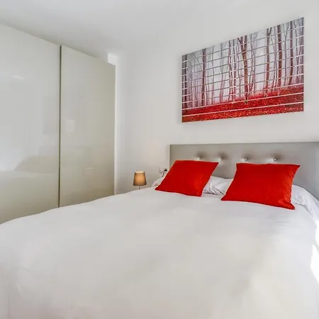Hanami Castillo Apartment Estepona